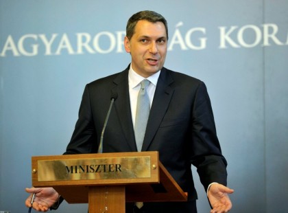 Olyan támogatás jön a hiteleseknek, ami egy életre megoldja a tartozásukat! Ha élnek ezzel a lehetőséggel soha többet senki nem kérheti tőlük a pénzt, örökre letudták a tartozásukat, anélkül, hogy ki kellene fizetniük! Ez végre tényleg adósok, hitelesek százezreit mentheti meg végleg és tiszta lappal indulhatnak! Itt vannak a részletek