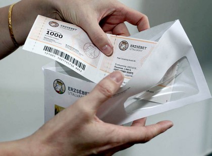 Januárban is lesz ajándék Erzsébet utalvány, sok nyugdíjasnál kopogtat majd a postás!! – ők fognak 10 ezer forintos Erzsébet utalványt kapni januárban!