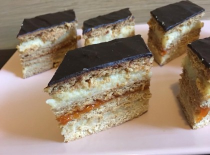 Életem első Grízes-mézes krémese – Olyan lett ahogy a nagykönyvben meg van írva