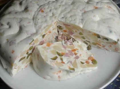 Elkészült a zselatinos francia salátám! A látvány lenyűgöző és nagyon gusztusos