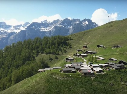 Ez a svájci falu 21 millió forintot ad ha oda költözöl – csak 2 feltételt kell teljesítened