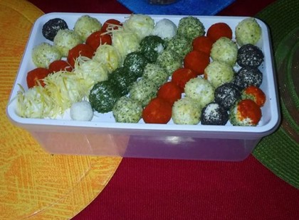 Túró, sajt, tejföl és néhány perc alatt finom csemegét készíthetünk