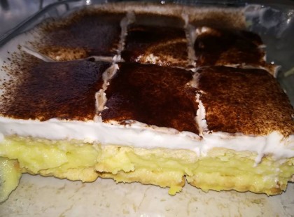 Végtelenül egyszerű, gyors és finom Kekszes Krémes sütés nélkül!