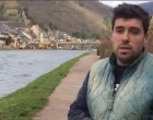 Egy segédmunkás beugrott a vízbe hogy megmentsen egy 7 hónapos babát aki majdnem megfulladt