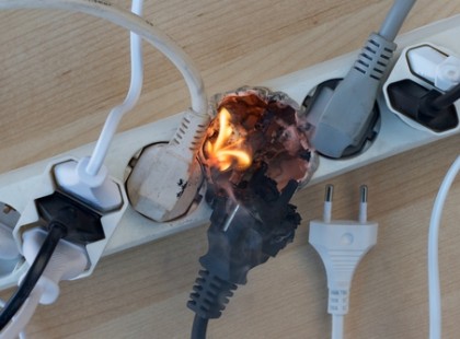 Fontos figyelmeztetés: ezért vigyázzunk a hosszabbítózsinórral lakásunkban