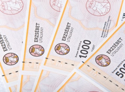 Figyelem! 20 ezer forintos Erzsébet utalvány nyugdíjasok, csak taj kártya kell hozzá! Nagyon fontos tájékoztatót tett közzé a nyugdíjfolyósító! Mindenkinek kötelező erről tájékozódni – nagy pénzről van szó