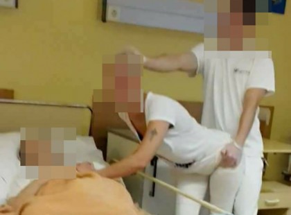 Haldoklott a nagymamám! Az ápolók ezt a borzalmat tették vele! Mindenkinek elmondom