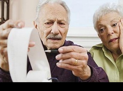 Mindenképpen csökkenteni kell a 65 éves nyugdíjkorhatárt Magyarországon! Elkerülhetetlen! A 65 éves nyugdíj-korhatár enyhítése nélkül esély sincs a nyugodt időskori évekre >> Minimum ennyivel korábban kell nyugdíjazni a magyarokat