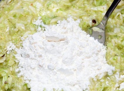 A hűtőben volt fél fej káposzta, felaprította és fantasztikus ételt készített belőle!