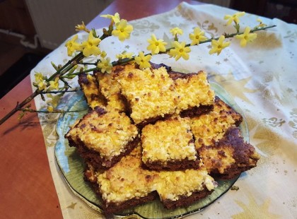 Egy gyors “kanalas” túrós sütit készítettem, nem tudunk betelni vele!
