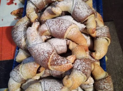 Egy kis tarka kifli, nekem ez vált be. Elronthatatlan és csodás