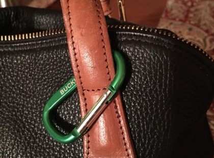 Ezért legyen nálad mindig egy karabiner… a rendőrség minden nőt figyelmeztet!