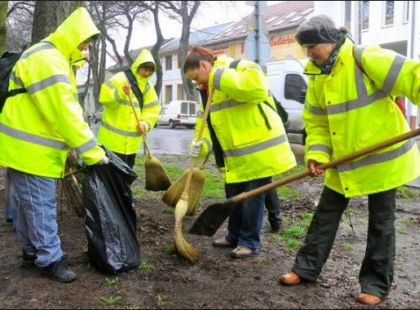 FRISS! ITT A DÖBBENETES BEJELENTÉS! MEGTETTE AZT A KORMÁNY, AMIRE SENKI NEM SZÁMÍTOTT - A KÖZMUNKÁSOK NAGYON ROSSZUL JÁRNAK EBBEN AZ ÉVBEN! HATALMAS LESZ A FELHÁBORODÁS!