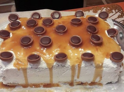 Karamell torta, nagyon finom és nagyon könnyen elkészíthető! Mi rajongunk érte!