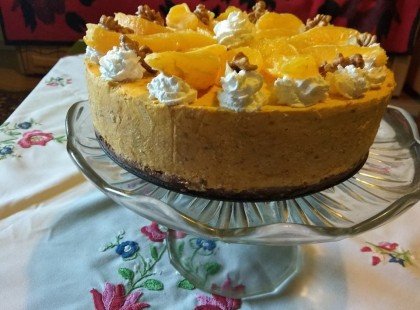 Sütőtökös, sütés nélküli tortát készítettem. Úgy, ahogy a nagyim csinálta az unokáinak 50 éve