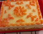 Egy kis könnyű desszertet készítettem! Túros-tejszínes-gyümölcsös szelet!
