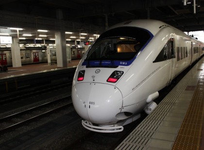 Világszenzáció!Lenyűgőző szupervonat jön Magyarországra! 12 perc alatt Budapestről Bécsbe fog érini!!! Ma­gyar­or­szá­gon épül­het az első Hy­per­loop nevű gyors­vasút. >>