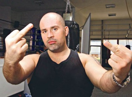 Már az Orbán “szobor” fejét rugdosó Dopeman is elismeri a kormány teljesítményét