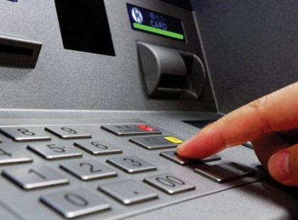 FIGYELEM! Fontos! Tényleg riasztja az ATM a rendőrséget ha így írod be a bankautomatába a PIN kódod? Olvasd el, mert sok múlhat rajta!!! ITT AZ IGAZSÁG >>>