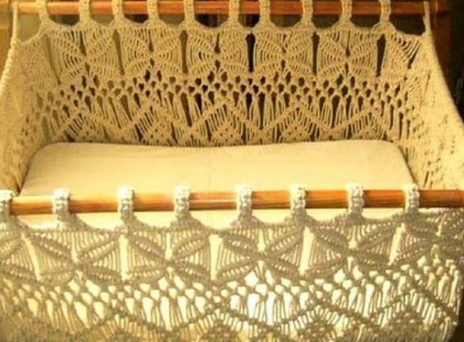 Az én gyermekem olyan kiságyban alszik, amit kézzel horgoltak! Mi a véleményetek róla?