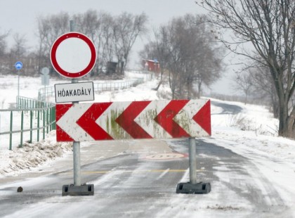 Havazás és hóátfúvások: több utat teljesen lezártak !Mutatjuk!