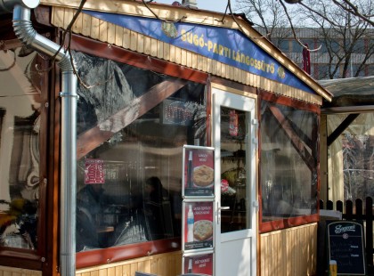 Emberségből ötös: egész éjjel forró teával várja a rászorulókat ez a bajai lángossütő