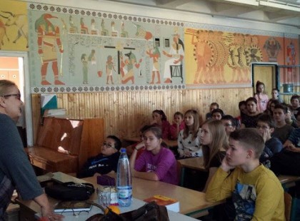 A kisfiam megkérdezte bent az iskolában a tanárnőt, hogy mi is az a szerelem... Szerintetek milyen ember az, aki ilyet tud felelni erre?