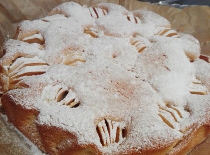 Almatorta, mindenkinek van egy kedvenc sütije, számomra ez a finomság az etalon!