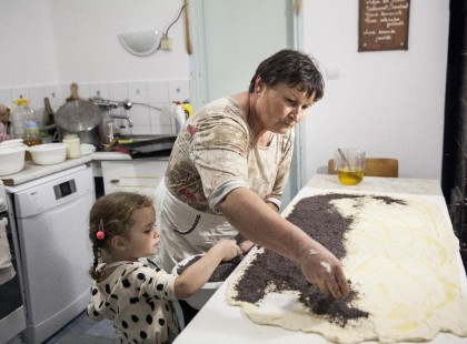 Borzalom, ami Julikával és a csodás kislányával történik! Könyörögve kérek minden jóérzésű magyar embert, hogy legalább egy megosztással segítsen!