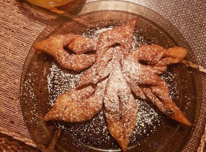 Esti nasi, csörögefánk! Mert a finom vacsora után kell egy kis édesség!