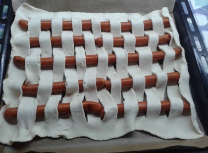 Virsli, sajt és leveles tészta, pár perc és kész is a finom vacsora!