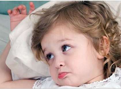 Ezért kér a gyerek minden este inni, mielőtt elalszik! Nem azért teszi, hogy bosszantson…