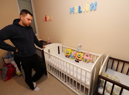 Ők a félárván maradt hajdúszoboszlói hármas ikrek: itt vannak az első fotók a kicsikről