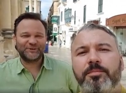 Így csinált komplett hülyét Dombóvári és Aranyosi Lázár Jánosból - Fantasztikus videó!