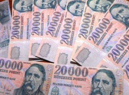 HÉTFŐTŐL MÁR IGÉNYELHETED IS! Állami ingyenpénzt, soha vissza nem térítendő támogatást adnak parkettázásra, tapétázásra, festésre burkolásra, új fürdőszobára! Feltétlenül élj az állami ingyenpénzzel, ha lakásfelújításban gondolkodsz!