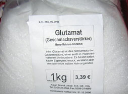 Íme a rettentes idegméreg, amitől minden étel finom les! Te is eszed, mert jó íze van! Itt a lista – ezekben az ételekben egytől egyig benne van >>> Nem az ételre, hanem az agyra hat, de az intenzív íz mellé fizikai tüneteket is kap a gyanútlan fogyasztó! Ha ezekkel találkozol, ne vedd meg!