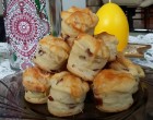 Kacsazsíros, lila hagymás, baconös pogácsa, valami elképesztően finom lett!