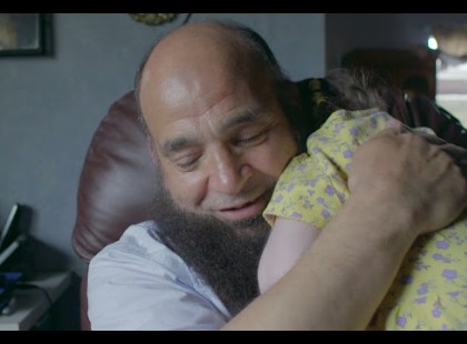 AKI BEMEGY ENNEK AZ EMBERNEK A HÁZÁBA BIZTOS HALÁL FIA...TÖBB,MINT 80 GYEREK JÁRT MÁR ÍGY!