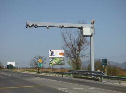 Először azt hittük, hogy csak vicc! Hamarosan már ezért is büntetni fog az új szupertraffipax! Akár a KRESZ-t is módosíthatják. Megdöbbentő dolgokat árult el a rendészeti országos rendőrfőkapitány-helyettes!