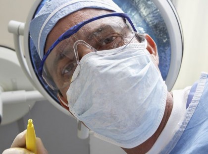 Erre nagyon vigyázzatok!!!!!MŰTÉT ELŐTT AZ ALTATÓ ORVOS OLYAT KÉRDEZETT, AMITŐL MEGFAGYOTT A LEVEGŐ KÖRÜLÖTTÜNK!!!!