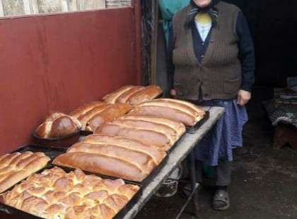 A mi gyermekkorunkban a nagymama dagasztotta a tésztát, nem a robotgépek, kemencében sült a sok finomság!