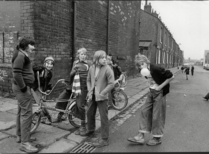 Így neveltek minket a szüleink és mégis túléltük