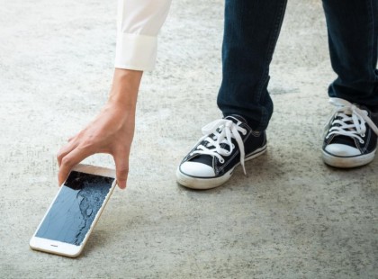 Egy újabb átverés a “törött telefon”. Be ne dőlj nekik, csak a pénzedet akarják!