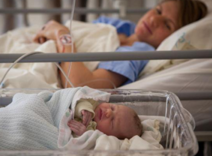 EZT NEM AZ ÁLLAM HIBÁJA, NEM A KORMÁNYÉ, HANEM AZ EMBERÉ, AZ ORVOSÉ! Sürgősségi szüléssel kerültem a klinikára. Mikor meghallottam amit az orvos mondott, hirtelen köpni-nyelni nem tudtam! A pofátlanság teteje itt, Magyarországon!!