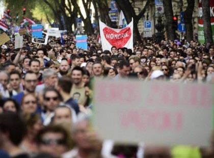 Már 70 ezren jelentkeztek be az esti tüntetésre.