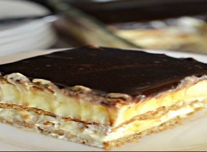 Ez hódít idén: nyári madártejszelet, amit még sütnöd sem kell!