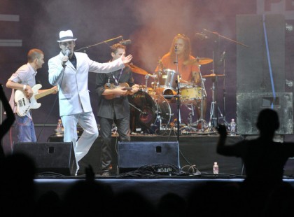 Bejelentés: elhagyja az országot a választás eredménye miatt a magyar zenész