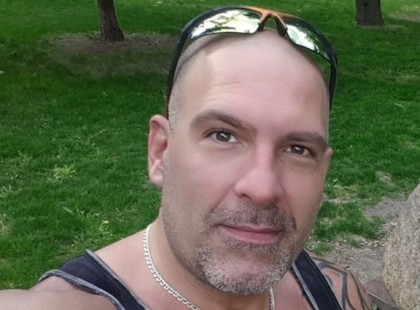 Már hosszú évek óta dolgozom biztonsági őrként a helyi szupermarketben, de amit tegnap át kellett éljek, azt amíg élek nem fogom tudni elfelejteni! Hogy lehet képes ilyesmire egy ember?!