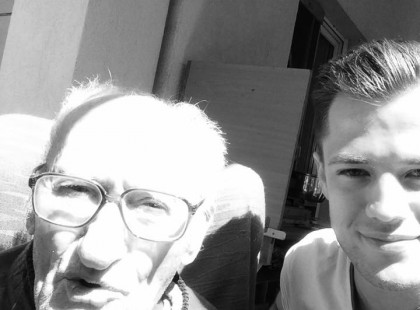 Soha nem posztoltam még ide, de szeretném veletek megosztani, hogy ma lett 102 éves a dedpapam