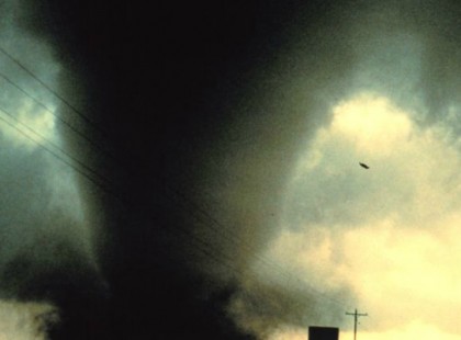 Hatalmas Tornádó csapott le - videó